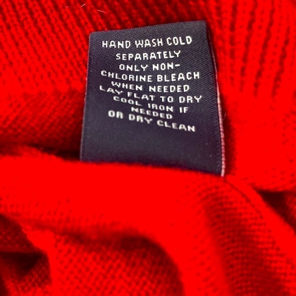 NWOT Men’s Hart Schaffner Marx Extra Fine Merino Wool Long Sleeve Red Sweater - Picture 8 of 8